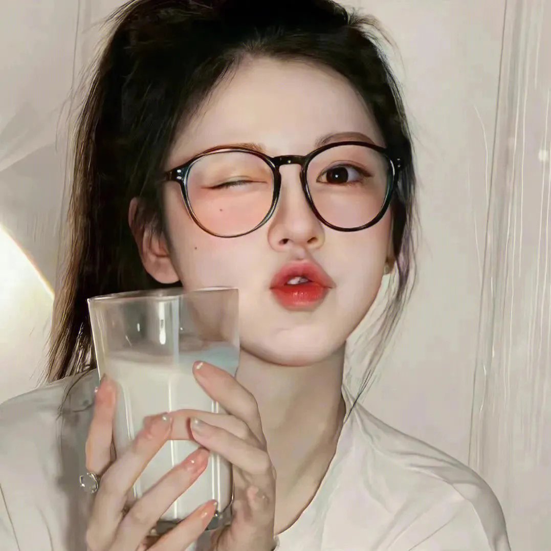 茜色少女
